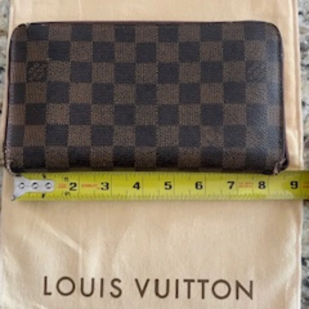 AUTHENTIC Louis Vuitton Zippy Organizer Damier Wallet with dust bag and box - Picture 12 of 13